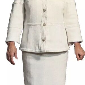 Chanel 2009 Cruise Skirt Suit FR46 Cream & Metallic Linen Blend w/ Ornate Button
